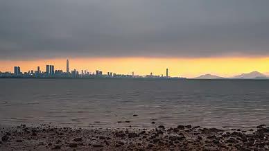 8K延时深圳海上日出远眺CBD城市天际线视频的预览图